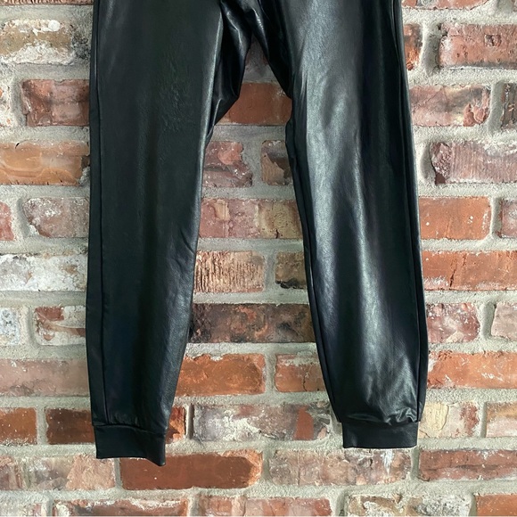 Commando Faux Leather Jogger Pants Relaxed Black Size Small - Picture 6 of 7